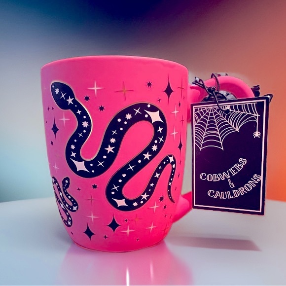 Cobwebs & Cauldons Other - Cobwebs & Caldrons NWT Halloween (NWT)
Blk Pink Snake Metallic Smooth Touch Mug